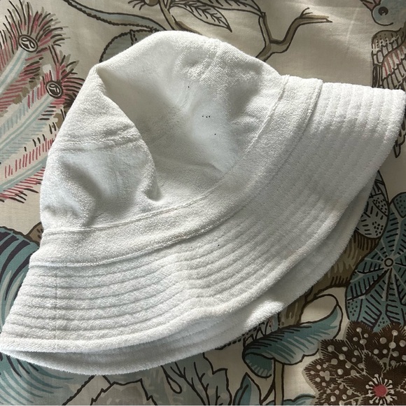 Brixton White and Black Bucket Hat - Picture 2 of 3